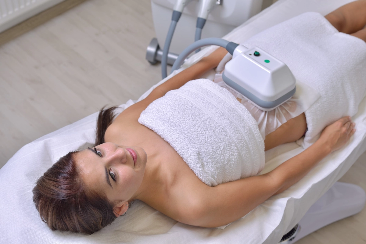 Woman Receiving Coolsculpting Treatment at Lentz Plastic Surgery & Medical Spa